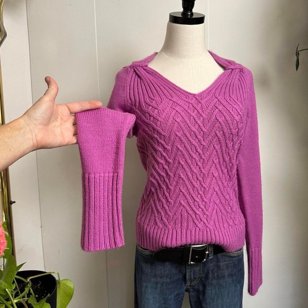 New York & Company Fuchsia V-Neck Cable Knit Sweater Small Decorative Back